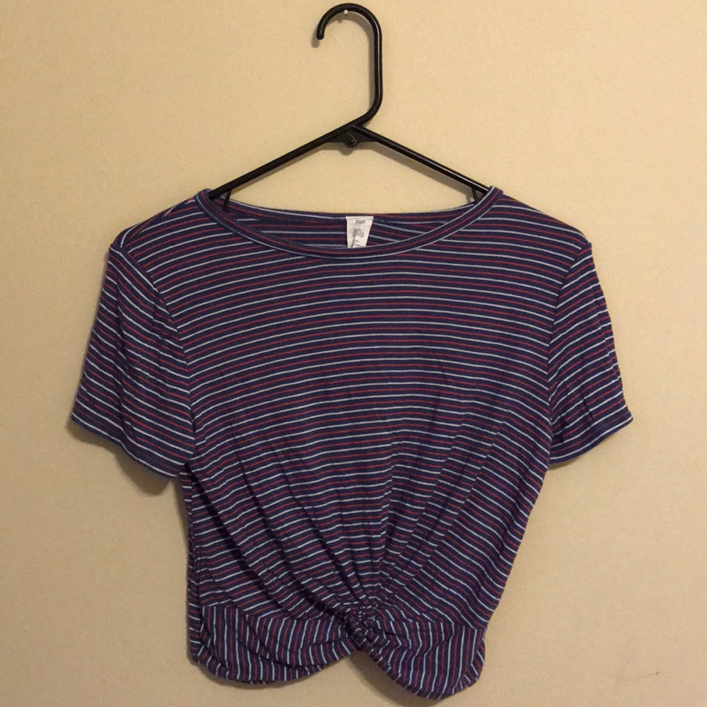 Short sleeve tied crop top